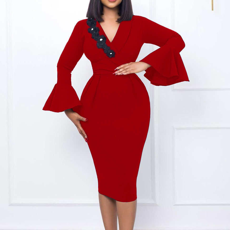 Robe portefeuille dames avec des manches volantées et des accents floraux Chic und Stil