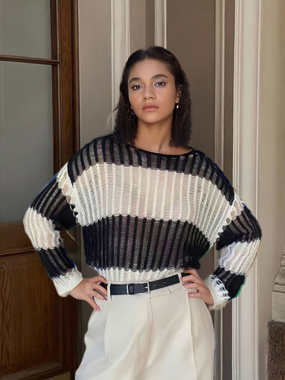 Thick knit sweater for ladies with a modern striped pattern Chic und Stil