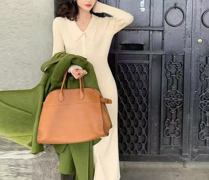 Robe maxi tricot pour femmes avec fermeture à boutons et col à la mode Chic und Stil