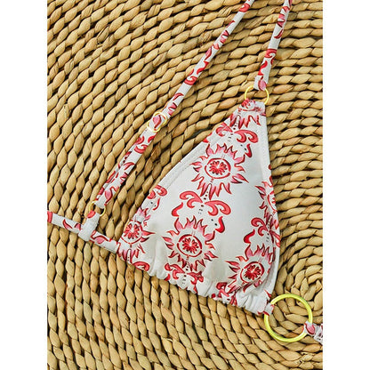 Triangle bikini set accented with ring Chic und Stil