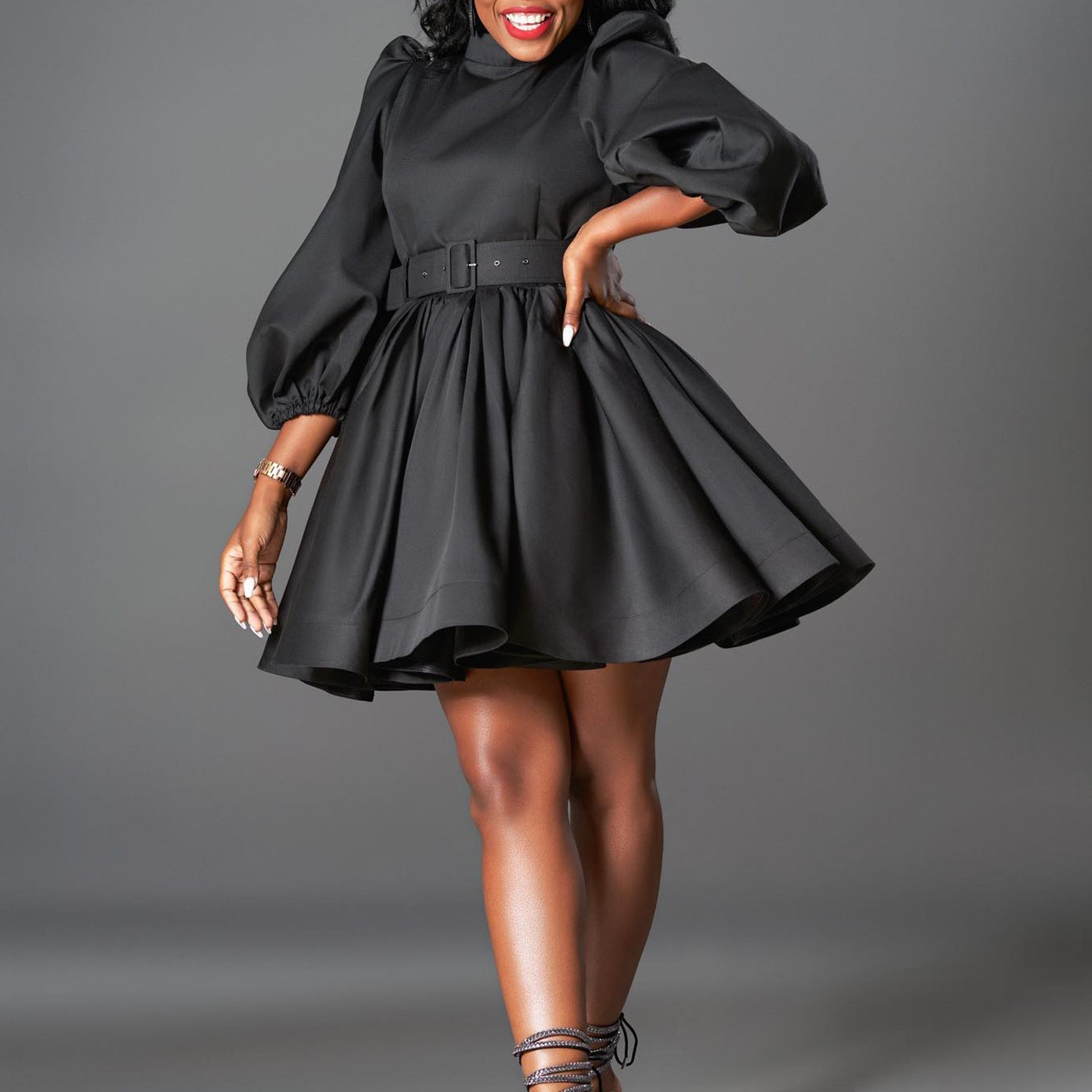 Robe skater pour femmes avec ceinture cintrée et manches volumineuses Chic und Stil