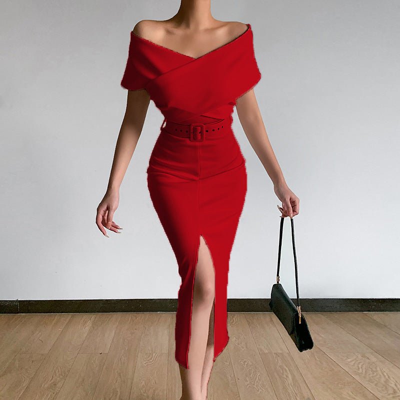Robe midi pour femmes ajustée avec décolleté bardot et fente latérale Chic und Stil
