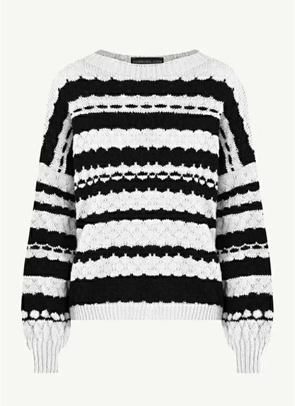 Pull en tricot confortable pour femmes avec un motif de torsades moderne et des accents graphiques Chic und Stil