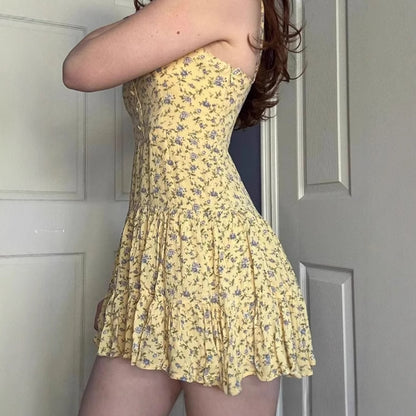 Robe d'été A-line florale pour femmes avec ourlet à volants et bretelles spaghetti Chic und Stil