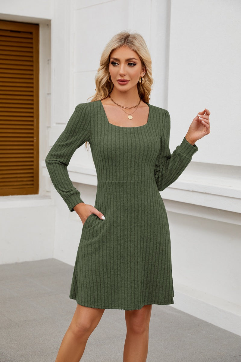 Robe en tricot pour femmes avec décolleté carré et poches Chic und Stil