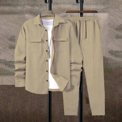 Costume de loisirs pour hommes avec design rayé et poches pratiques Chic und Stil