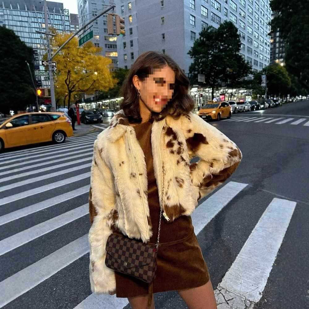 Dames élégant manteau en fausse fourrure avec imprimé animal moderne Chic und Stil