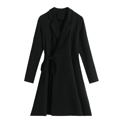 Robe enveloppante ajustée pour femmes avec détail à nouer Chic und Stil