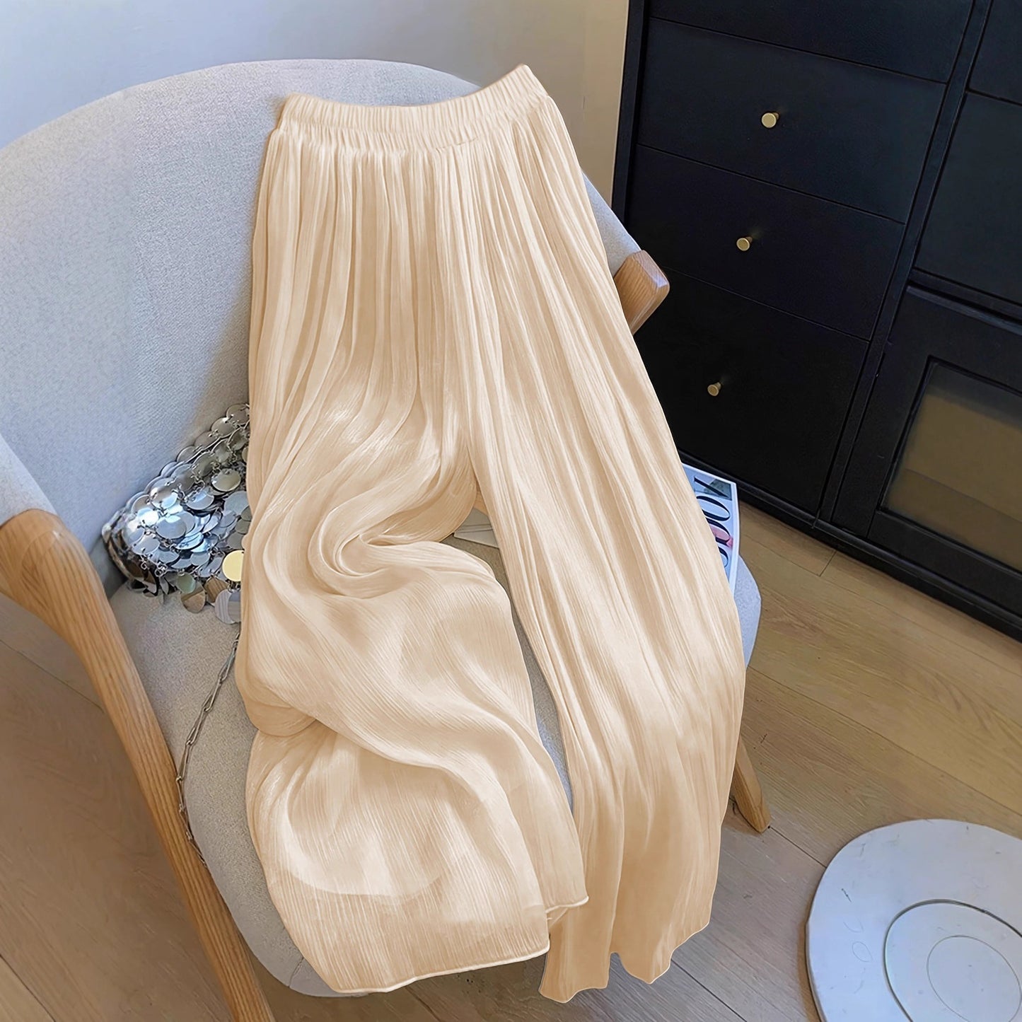 Pleated pants for women with elastic waistband and fluid fit Chic and Style