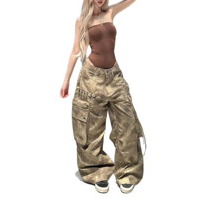 Women's stylish cargo pants with a relaxed fit and practical pockets Chic and Style