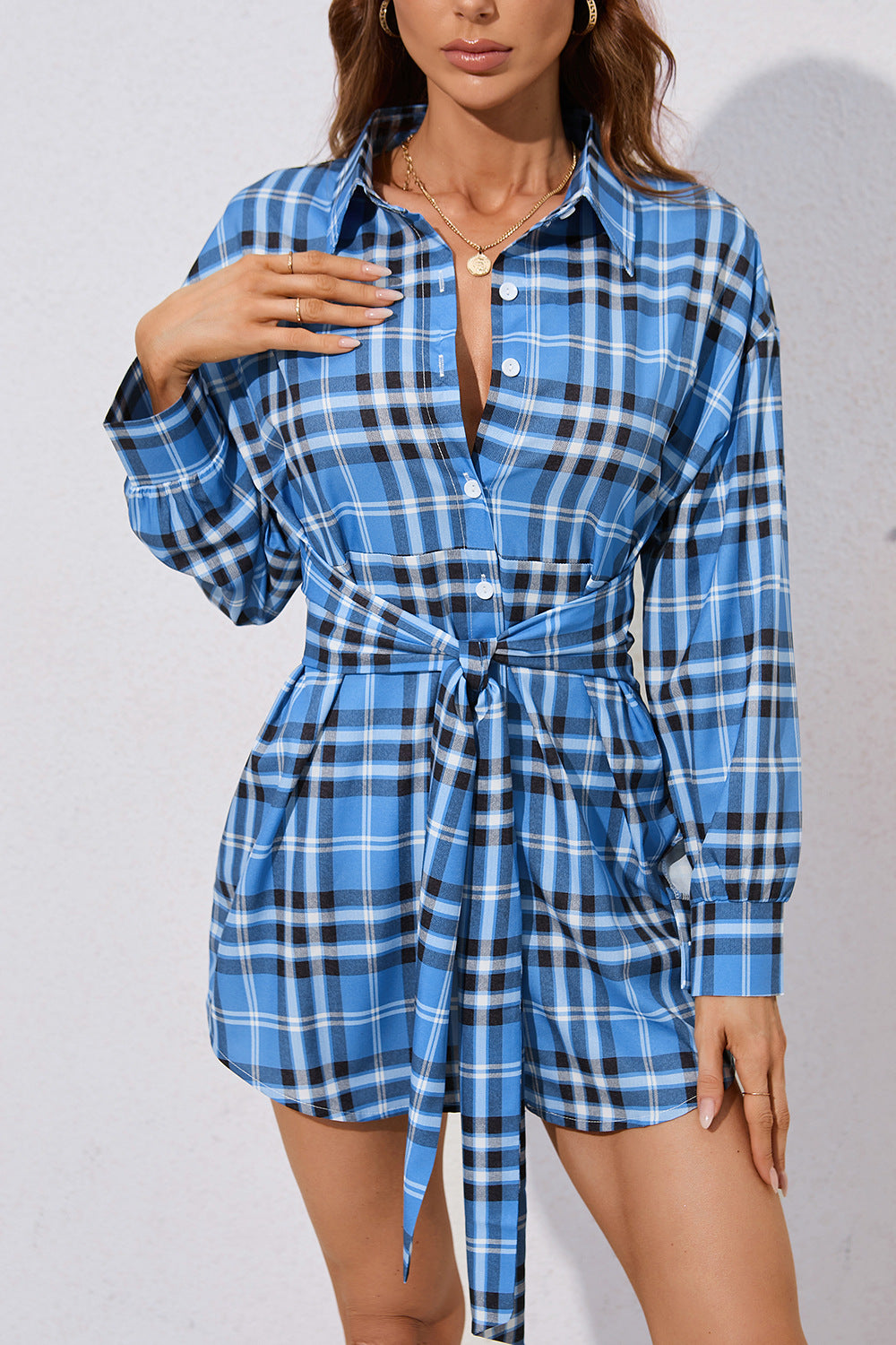 Robe chemise à carreaux pour femmes avec ceinture à la taille Chic und Stil