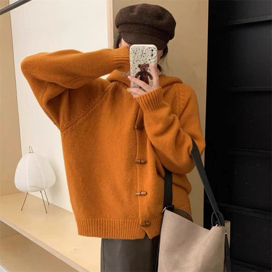 Dames pull à capuche décontracté avec boutons décoratifs Chic und Stil