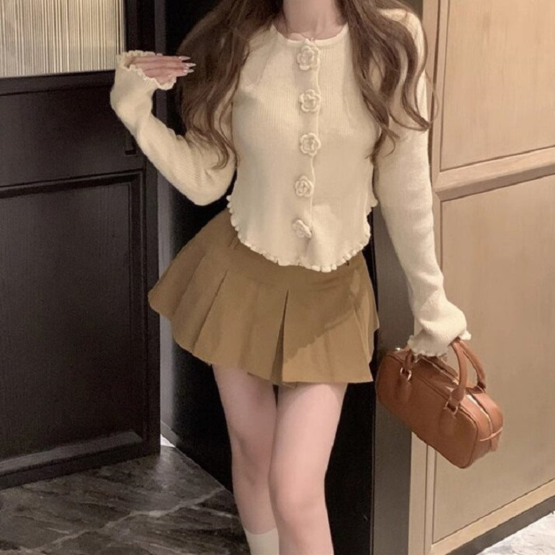 Dames élégante cardigan avec des détails de boutons floraux Chic und Stil