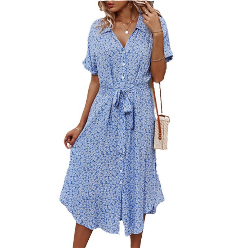 Robe à fleurs pour femmes avec coupe cintrée et volants Chic und Stil