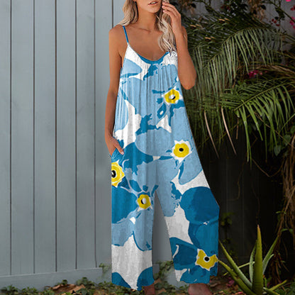 Women's summer jumpsuit with floral design and practical pockets. Chic and stylish.