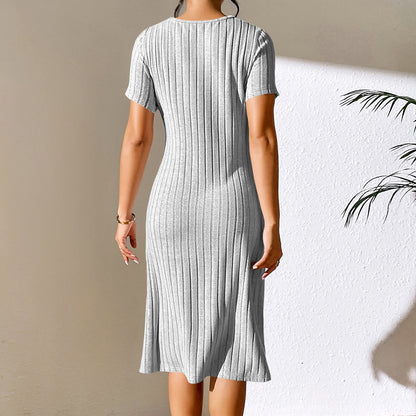 Robe en tricot pour femmes avec décolleté à la mode et matériau élastique Chic und Stil
