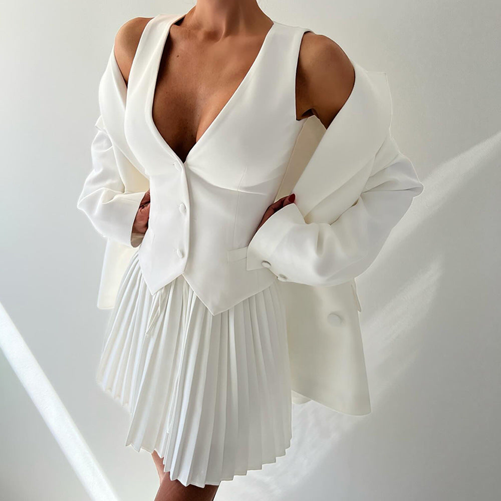 Robe plissée élégante pour femmes avec un haut cintré Chic und Stil