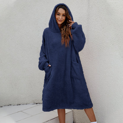 Robe hoodie en fleece confortable pour femmes avec poches pratiques et grande capuche Chic und Stil