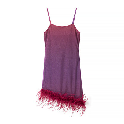 Robe à volants glamour pour femmes avec des bretelles spaghetti et un ourlet en forme de plume Chic und Stil
