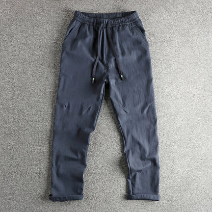 Men's athletic leisure pants with elastic waistband and practical drawstring Chic und Stil