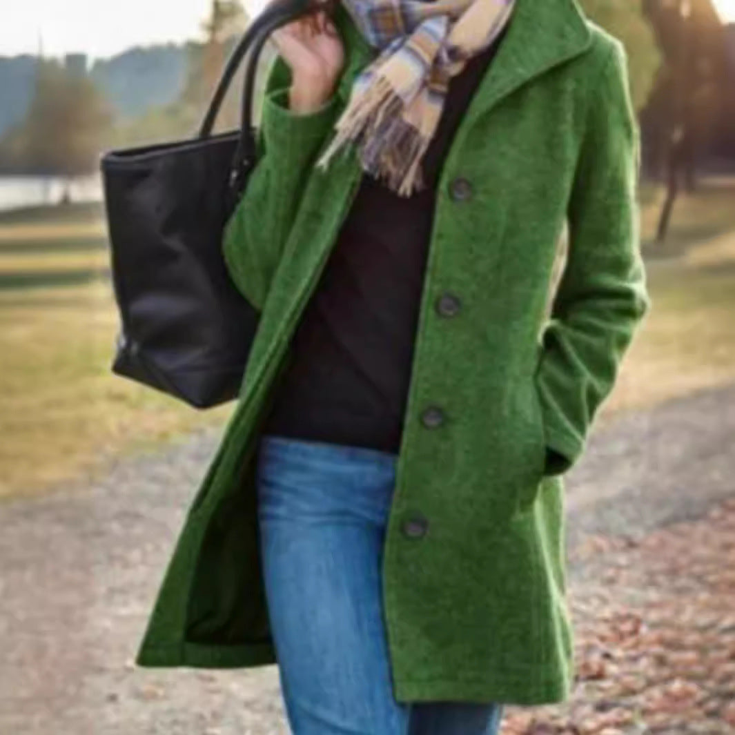 Elegant wool coat for women with classic lapels Chic und Stil