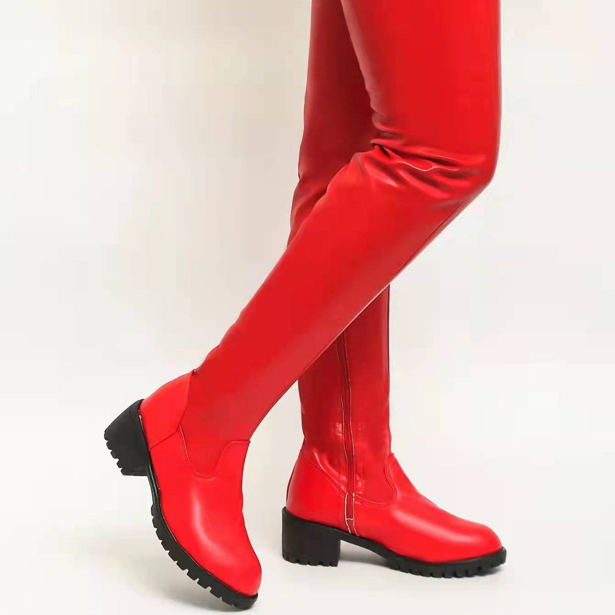 Bottes jusqu'au genou pour dames en cuir synthétique de haute qualité avec semelle antidérapante Chic und Stil