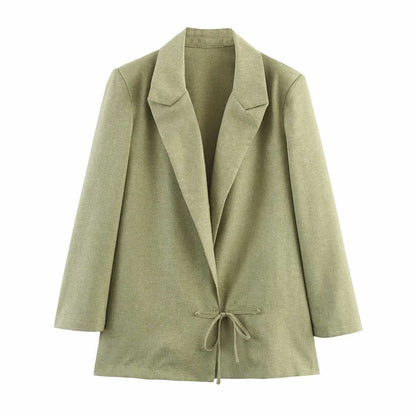 Casual women's jacket with adjustable belt and wide-leg pants Chic und Stil