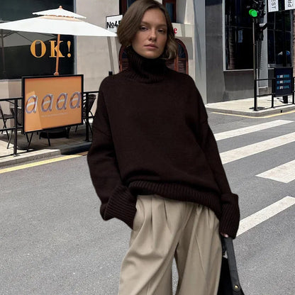 Pull en tricot pour femmes avec col haut et coupe large Chic und Stil