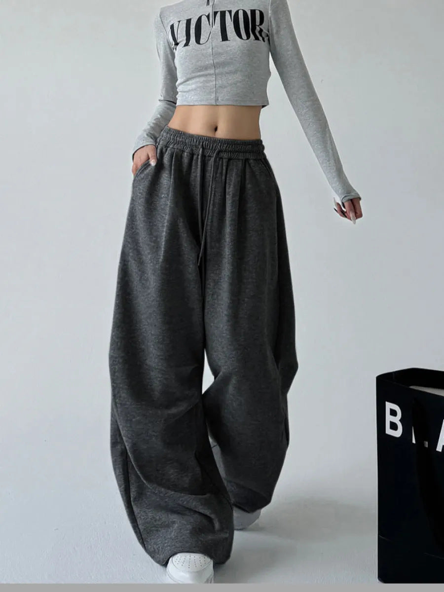 Wide women's jogger pants with elastic waistband Chic and Style