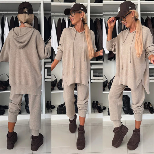 Ladies casual hoodie and relaxing jogger pants with elastic waistband Chic and Style
