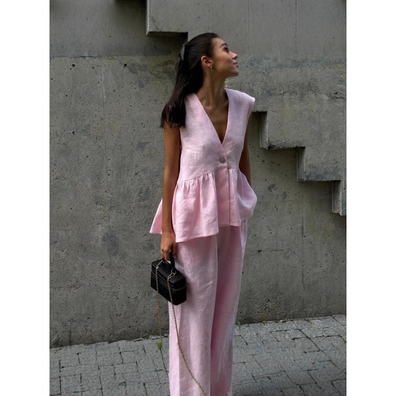 Casual linen set for women with deep V-neck and wide-leg pants Chic and Style