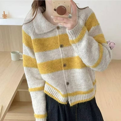 Dames gilet douillet en tricot avec des rayures contrastées et un matériau tricoté doux Chic und Stil