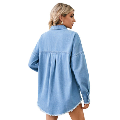 Women's Oversized Denim Shirt with Chest Pockets and Ripped Details Chic und Stil