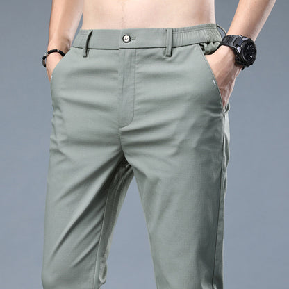 Elegant casual pants for men with a comfortable fit and practical pockets Chic and Style