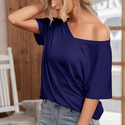Asymmetrical oversized t-shirt for women with relaxed fit Chic und Stil