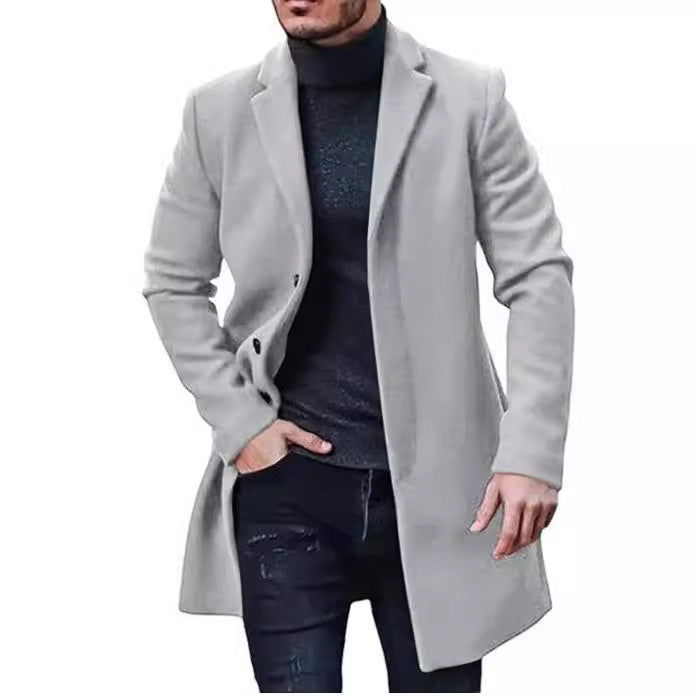 Elegant wool coat for men with modern cut and practical pockets Chic and Style