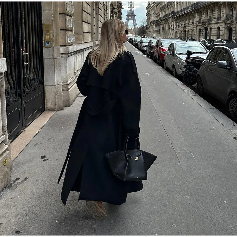 Dames élégant long trench-coat avec coupe moderne et poches pratiques Chic und Stil