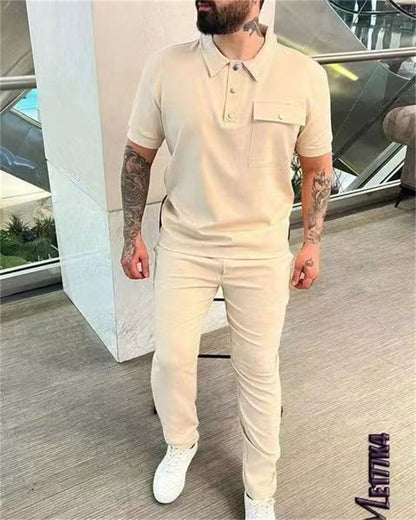Stylish polo and pants set for men Chic und Stil