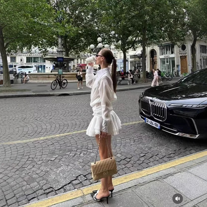 Robes blouses pour femmes avec un élégant détail de volants Chic und Stil