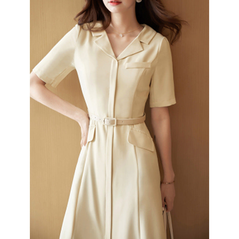 Robe chemise ajustée pour femmes avec taille ceinturée Chic und Stil