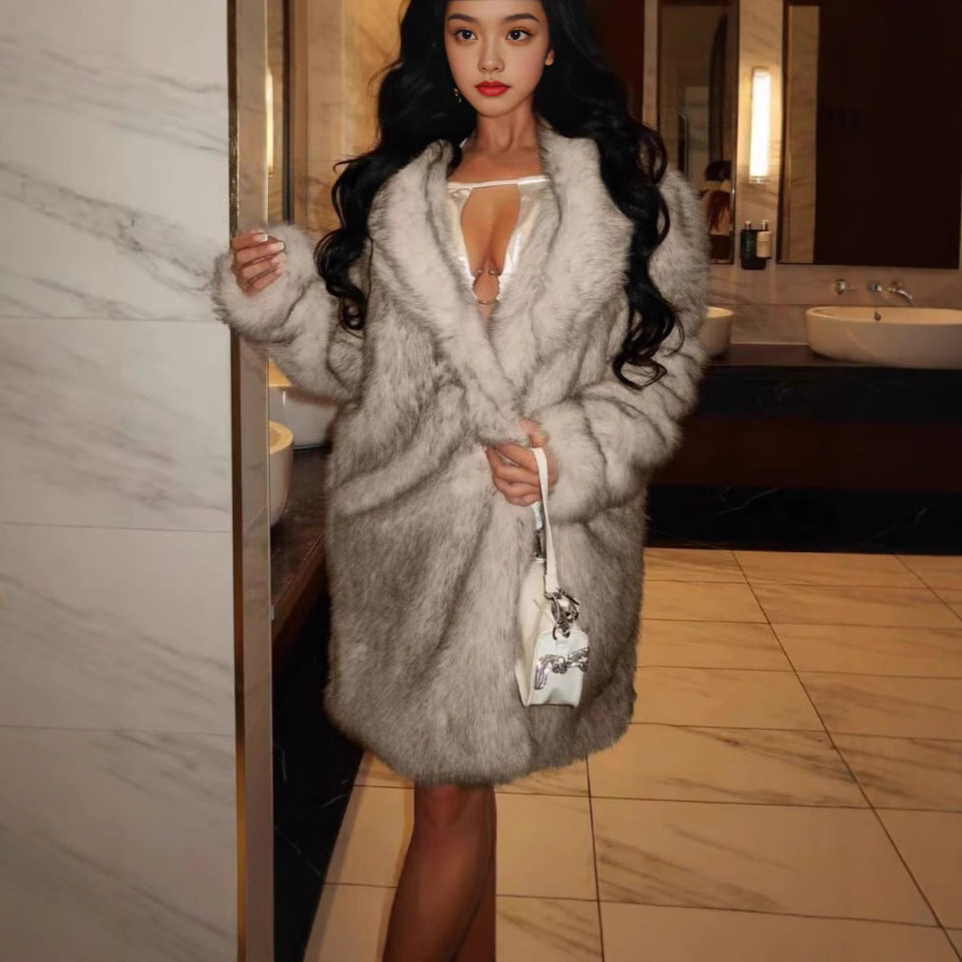 Ladies luxurious faux fur coat with open sleeves Chic and Style