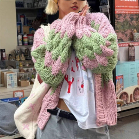 Dame cardigan en tricot épais avec motif en zigzag Chic und Stil