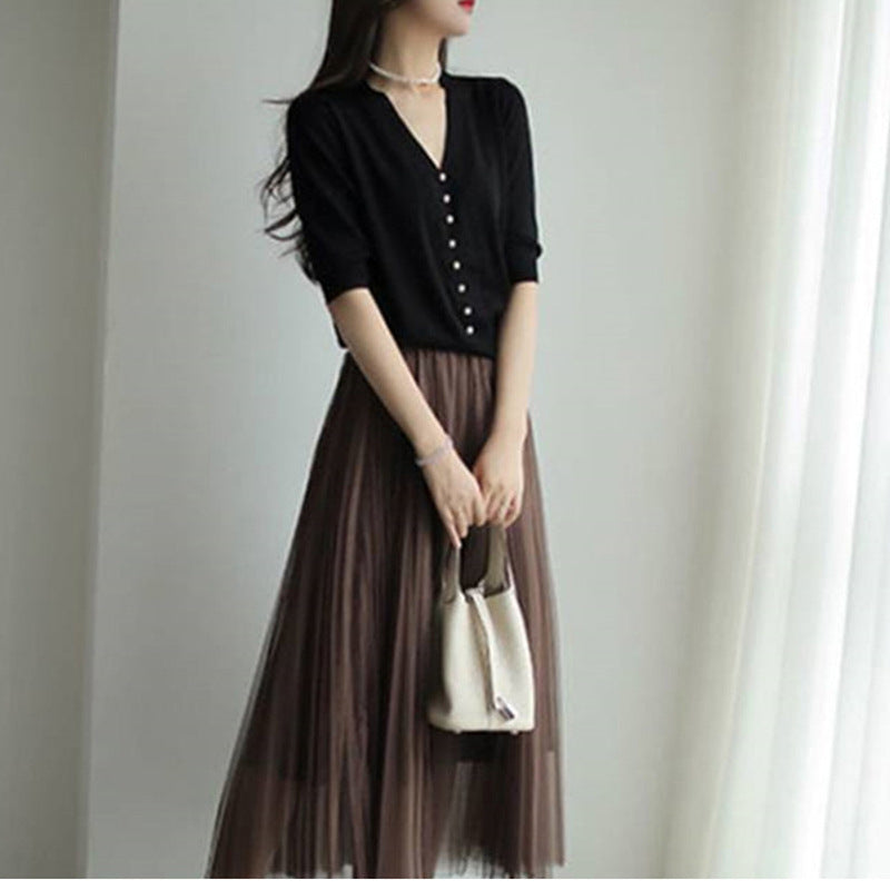 Blouse à col en V à boutons pour femmes avec perles décoratives Chic und Stil