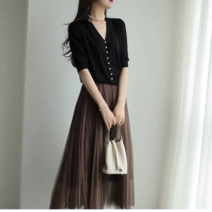 Blouse à col en V à boutons pour femmes avec perles décoratives Chic und Stil