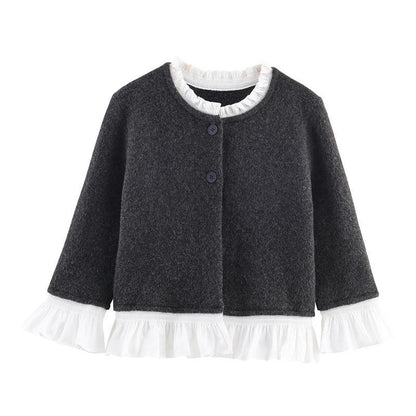 Short women's jacket with ruffles and button details Chic und Stil