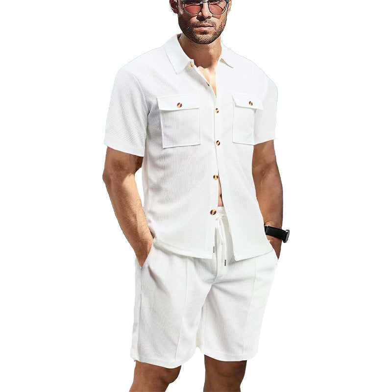 Chemise à manches courtes à la mode pour hommes avec shorts assortis Chic und Stil