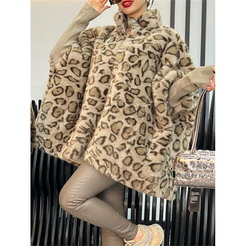 Dames Élégante Veste en Peluche avec Motif Léopard et Col Montant Chic und Stil