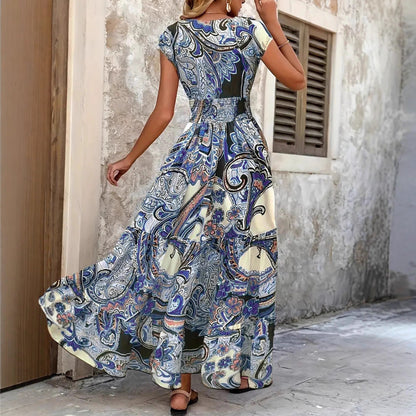 Robe maxi femme avec motif paisley floral et coupe flatteuse Chic und Stil