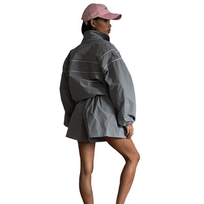 Casual windbreaker for women with wide sleeves and Chic und Stil shorts