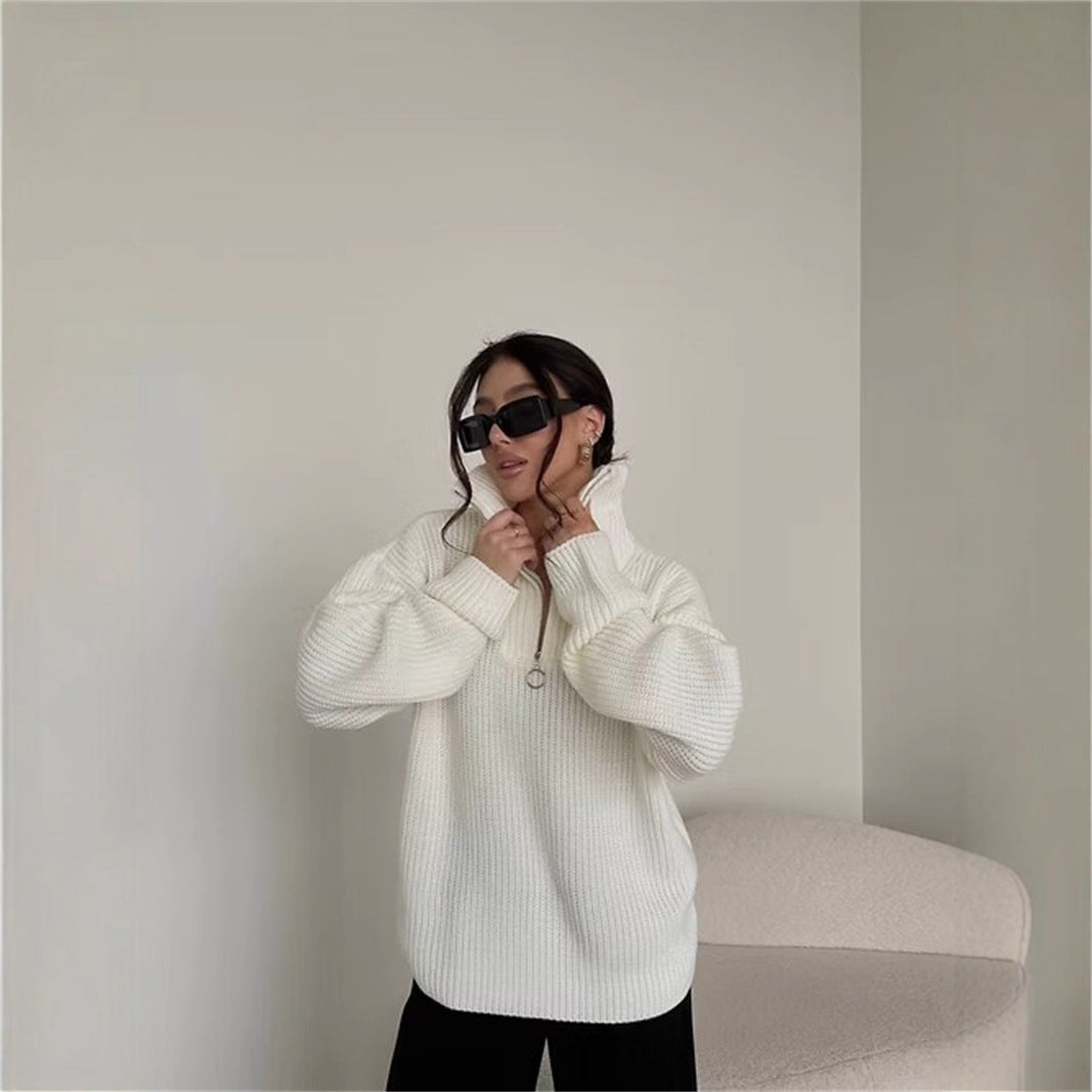 Comfortable knitted pullover for women with high collar and zip Chic und Stil